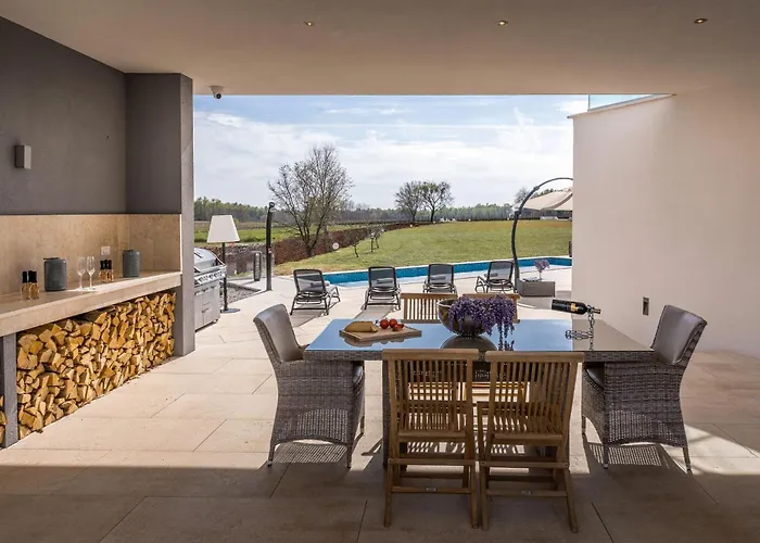 빌라 Corolan By Briskva