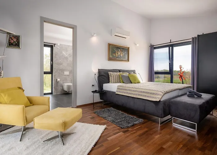 Corolan By Briskva 빌라 포레치