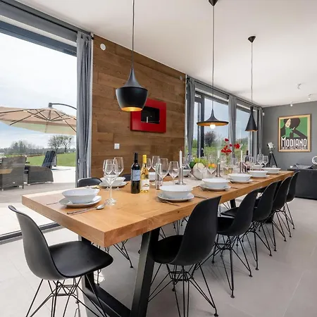 ヴィラ Corolan By Briskva ポレッチ