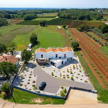 ヴィラ Corolan By Briskva ポレッチ