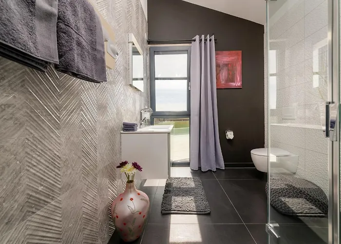 Corolan By Briskva Vila